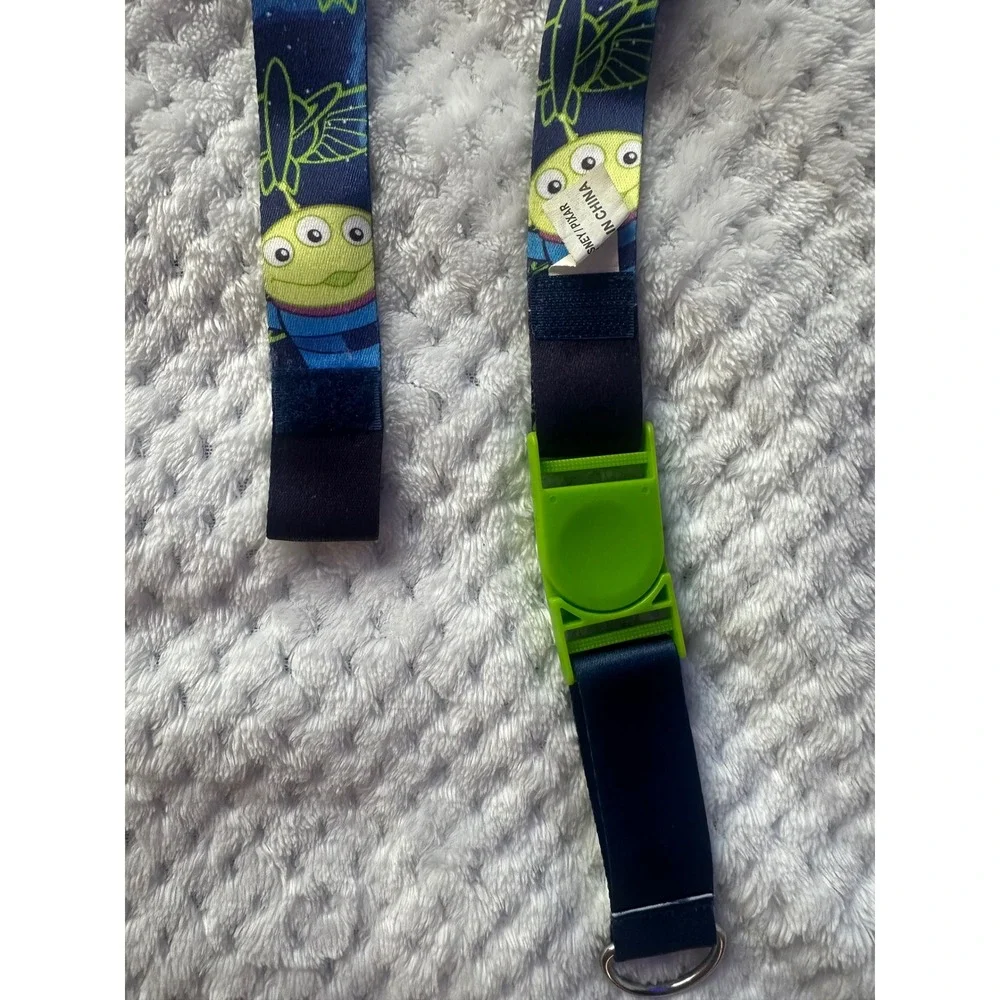 Disney Parks Toy Story Buzz Lightyear Alien Lanyard Pin Trading Detachable Clip
